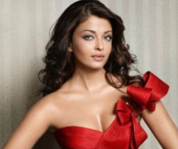 Айшвария Рай гайхалтай гоолиг болжээ